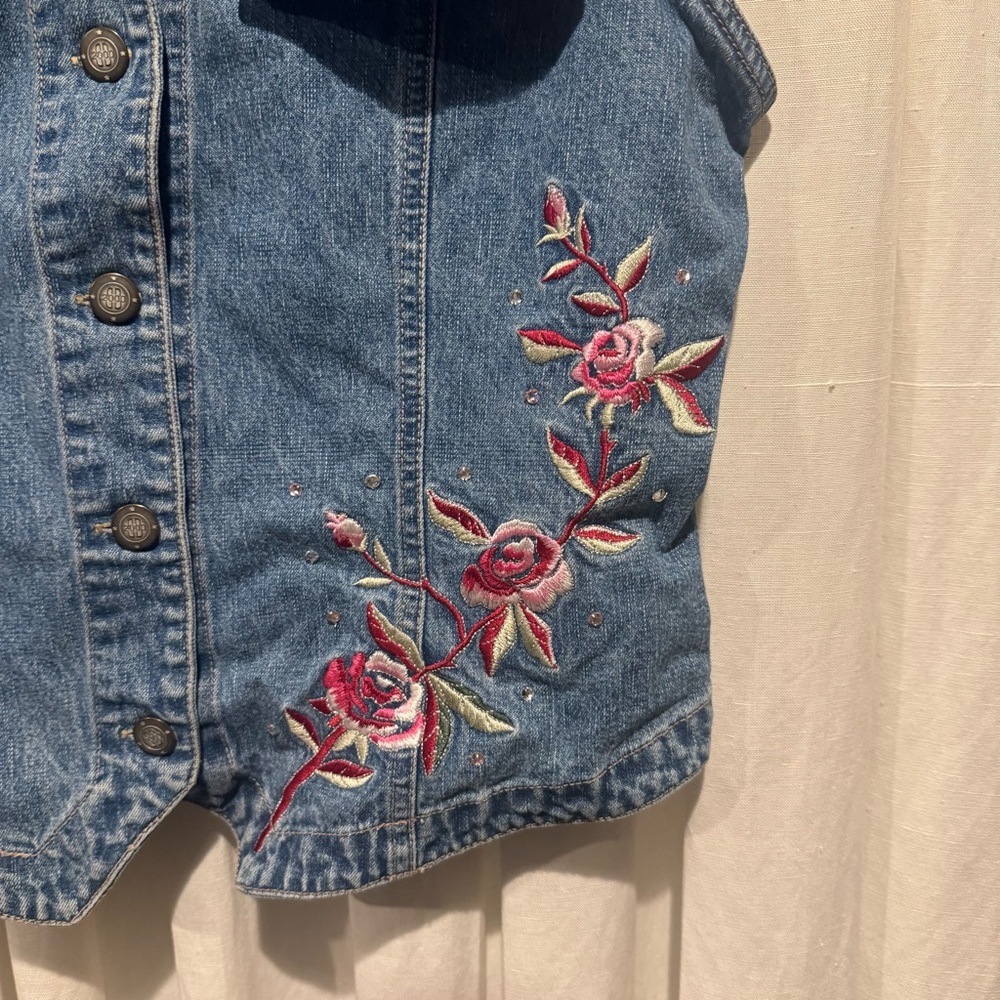Bill Blass Denim Vest with Pink/RedFloral Embroidery and Rhinestone studs - Picture 5 of 7